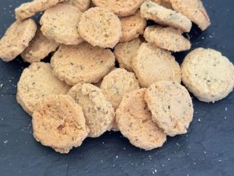 Biscuits salés basilic romarin